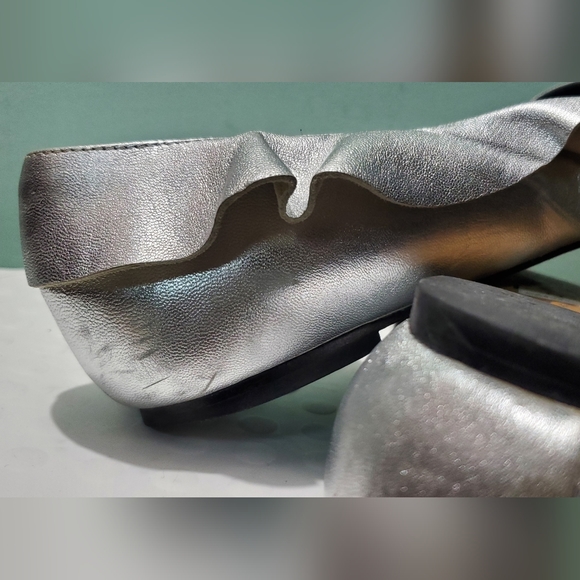 IRO Ruffled Silver Metallic Leather Pointed Toe D'Orsay Flats sz 41 - Picture 15 of 15